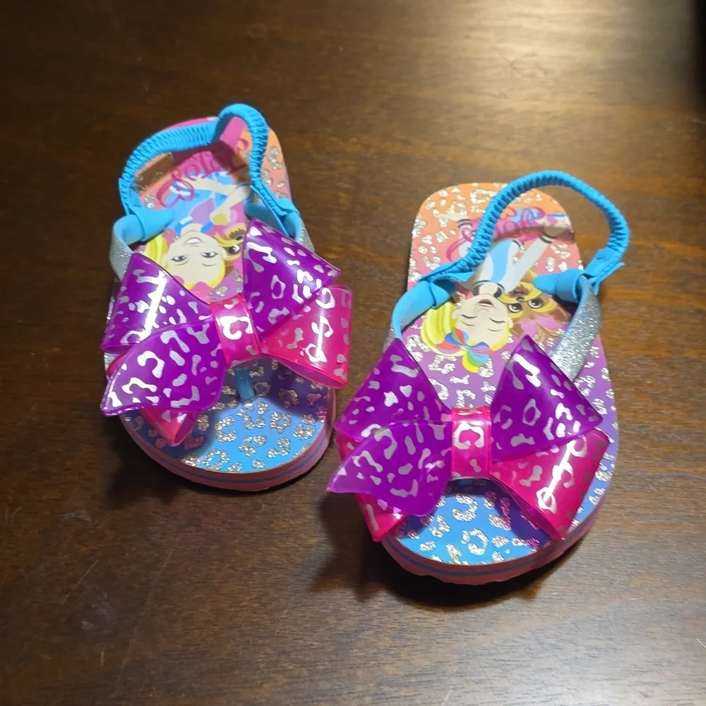 JoJo Siwa flip‎ flops size 7/8